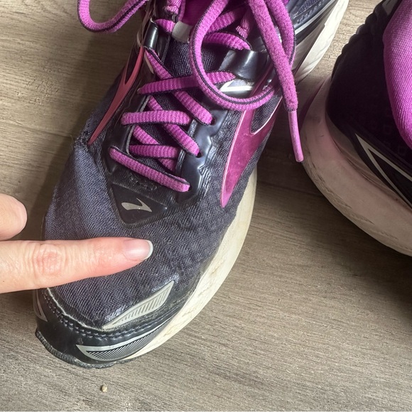Women’s Brooks Ravenna 8 - size 9 - navy and purple - Picture 8 of 9